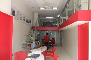 imgi_6_retailoutlet3.jpg